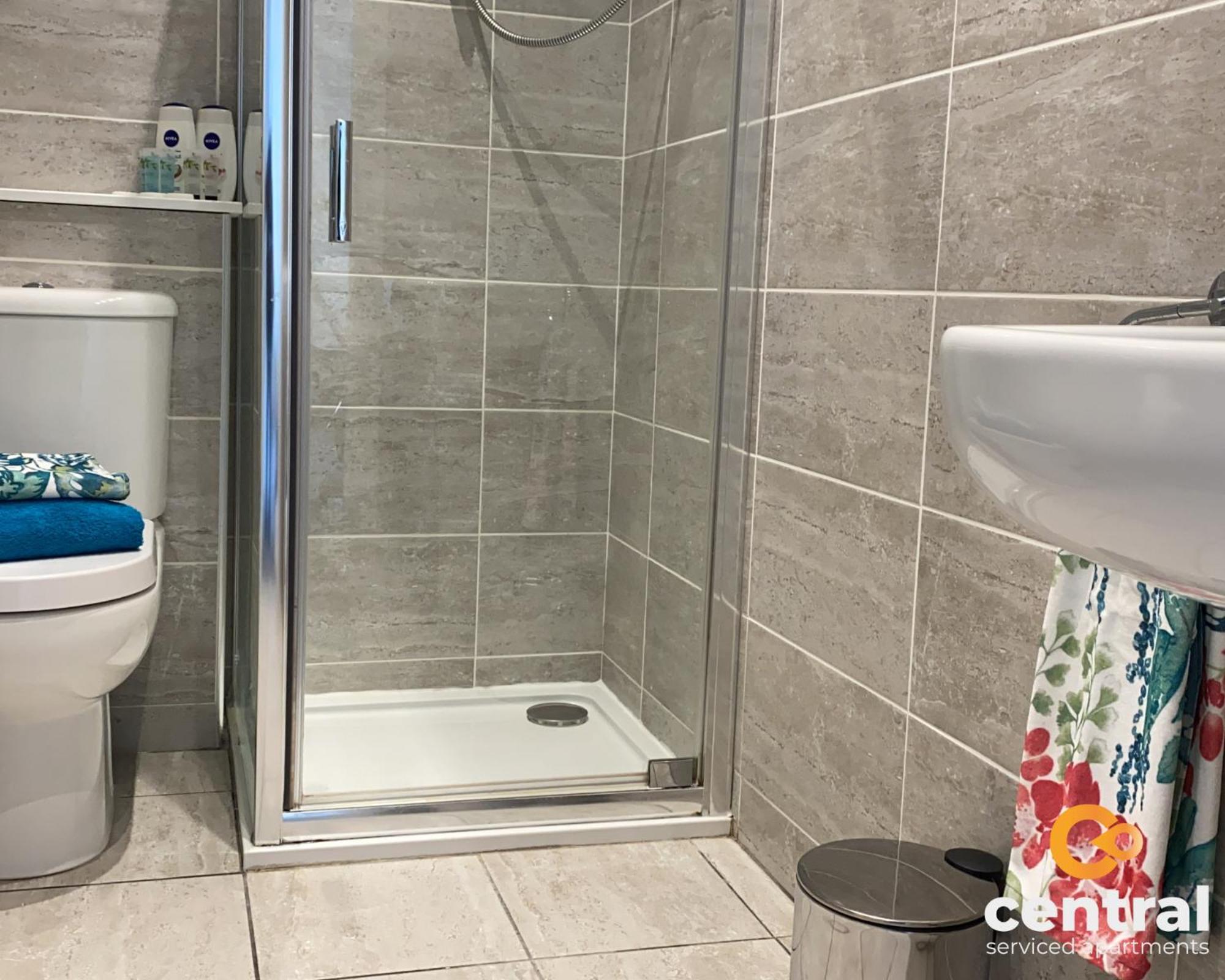 דאנדי Central Serviced Apartments - Cosy 1 Bedroom - Walk Away From City Quay V&A - Walk To Bus And Train Station - Easy Access To City Centre - Fast Wi-Fi - Fully Equipped - Weekly & Monthly Stay Offers מראה חיצוני תמונה