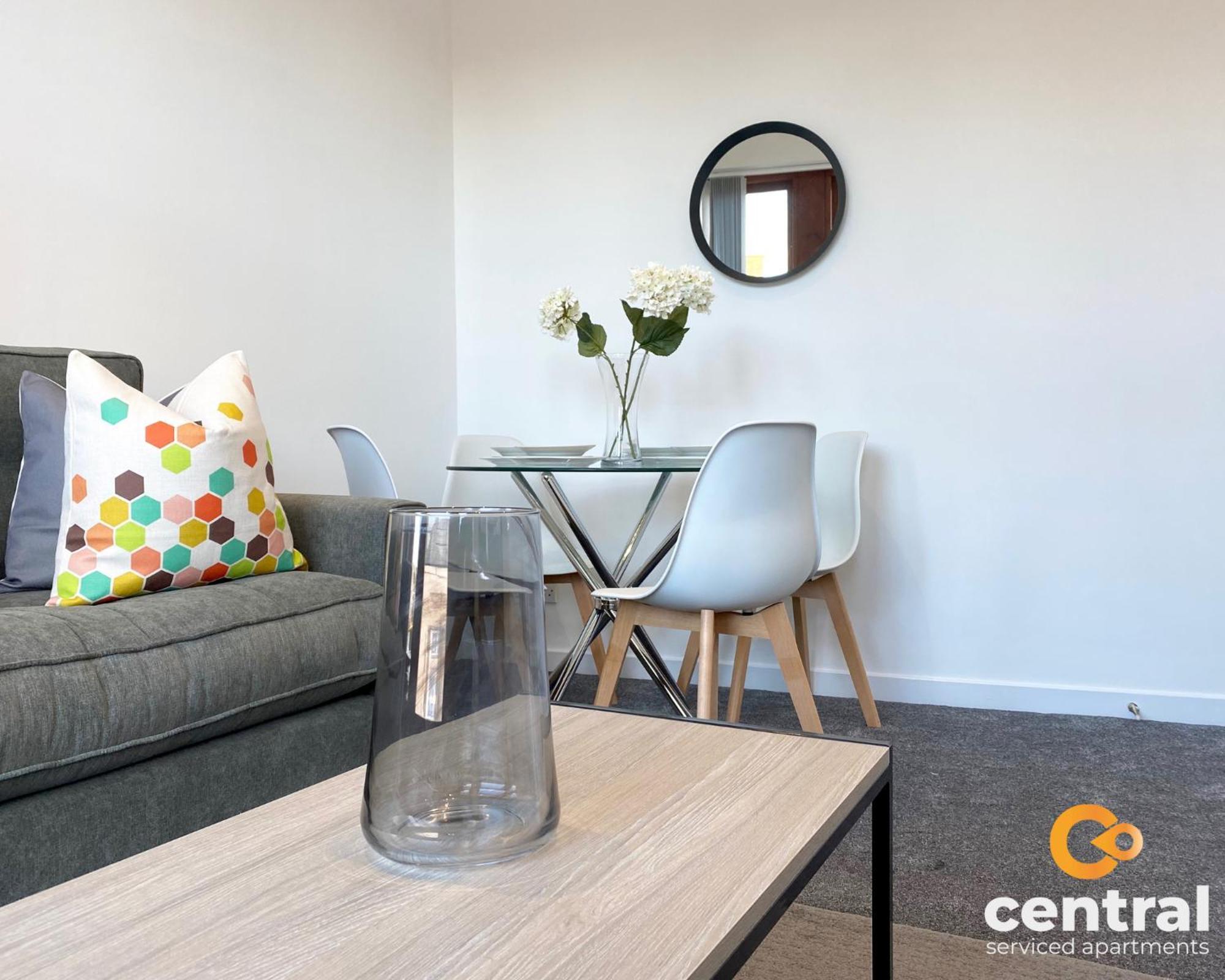 דאנדי Central Serviced Apartments - Cosy 1 Bedroom - Walk Away From City Quay V&A - Walk To Bus And Train Station - Easy Access To City Centre - Fast Wi-Fi - Fully Equipped - Weekly & Monthly Stay Offers מראה חיצוני תמונה